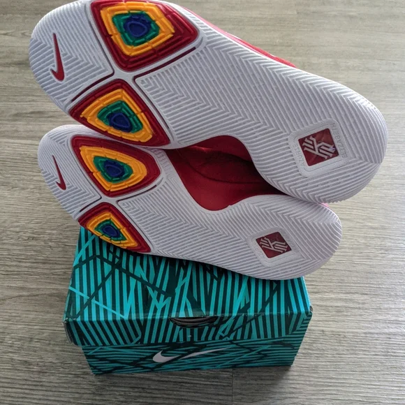Nike Kyrie 3 GS, Youth Size 6 & 6.5, University Red